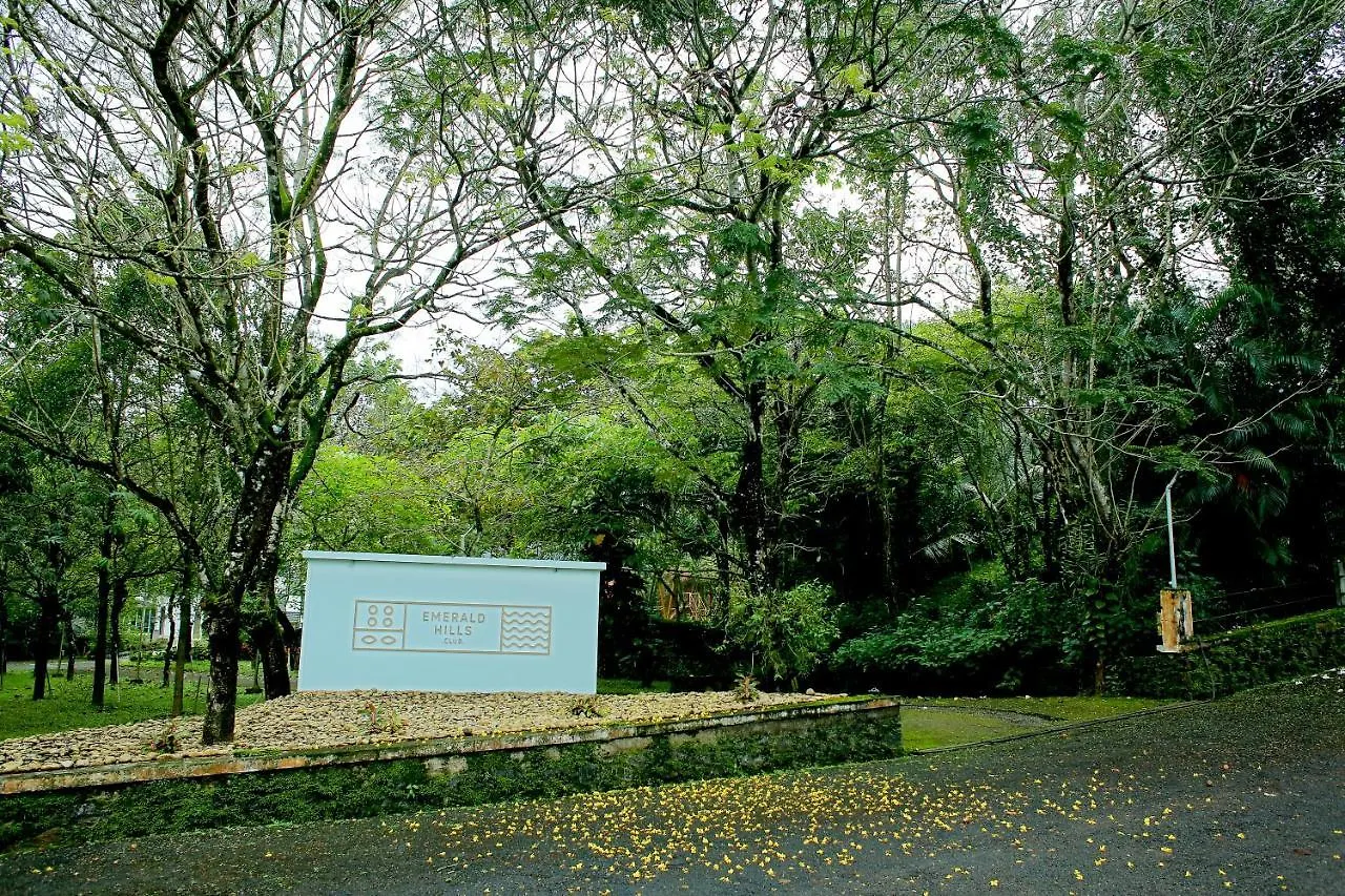 Resort Emerald Hills Club Kochi